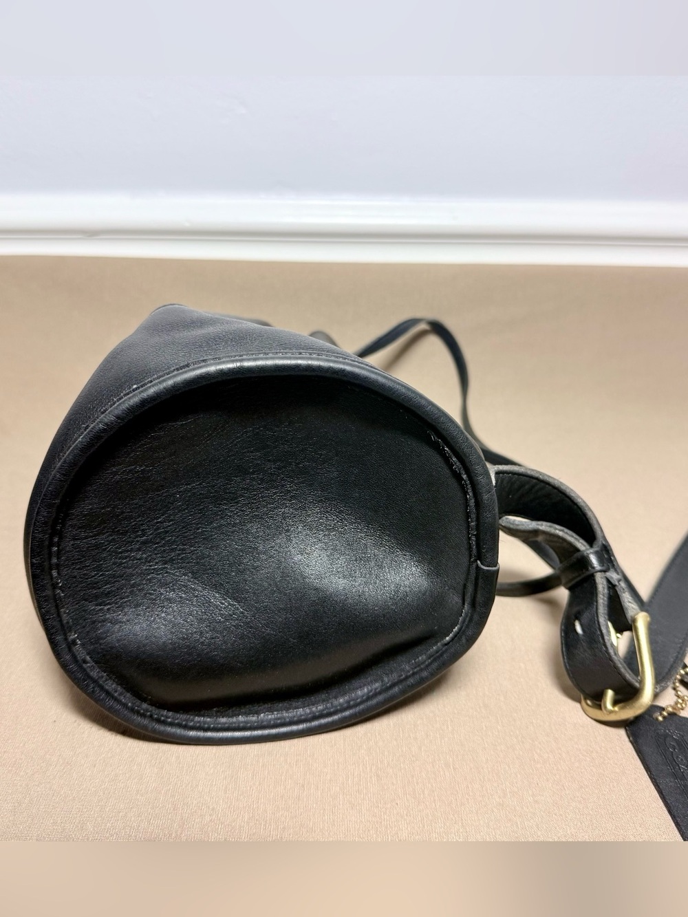 Vintage Coach Black Leather Bixby Sling Bag 9984 USA Made 1995 - Picture 4 of 7